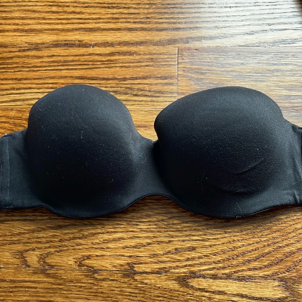 Victoria’s Secret Strapless Bra (34B Black)